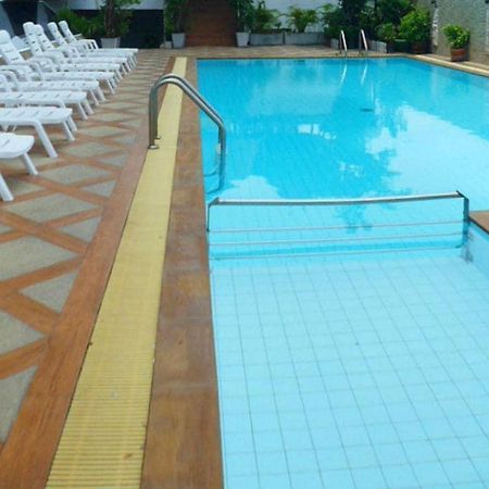 Sun City Pattaya Hotel Exterior foto