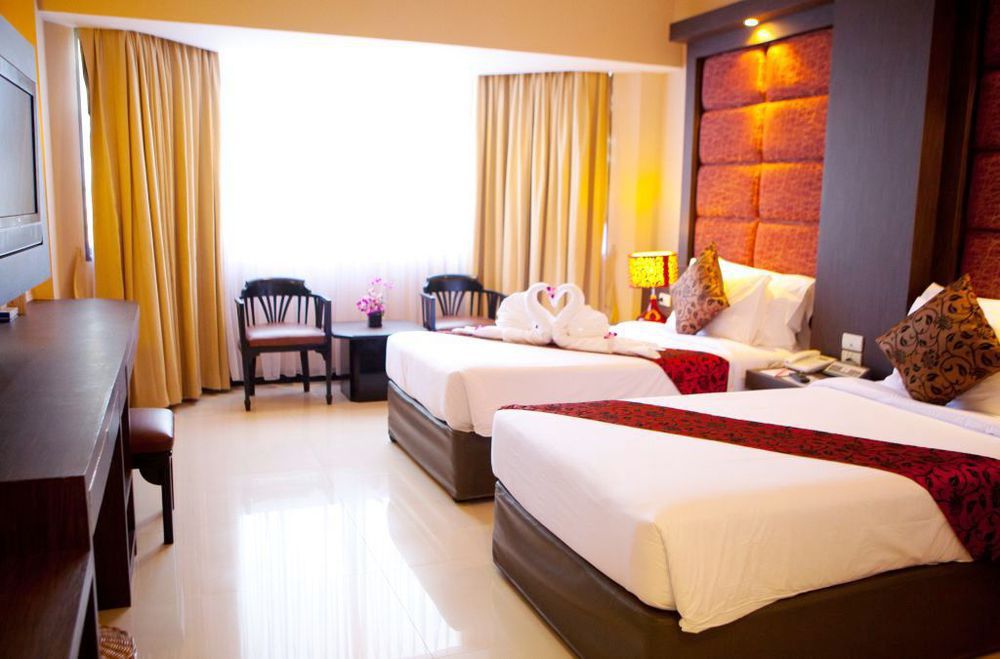 Sun City Pattaya Hotel Exterior foto