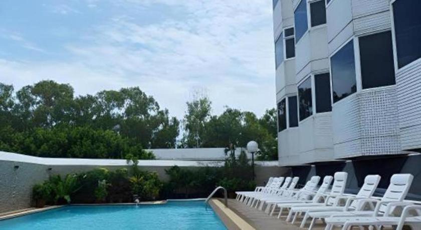 Sun City Pattaya Hotel Exterior foto