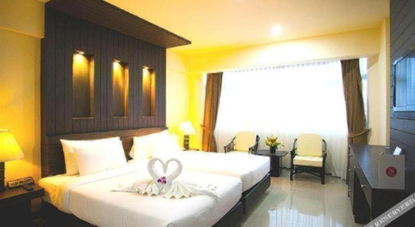 Sun City Pattaya Hotel Exterior foto