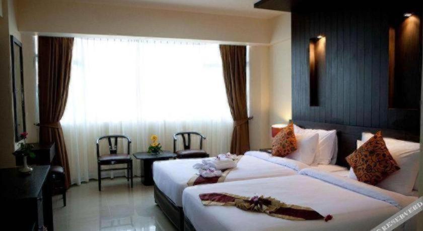Sun City Pattaya Hotel Exterior foto