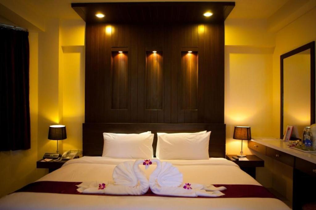 Sun City Pattaya Hotel Exterior foto